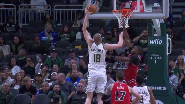 Giannis shines as Bucks beat Bulls in preseason